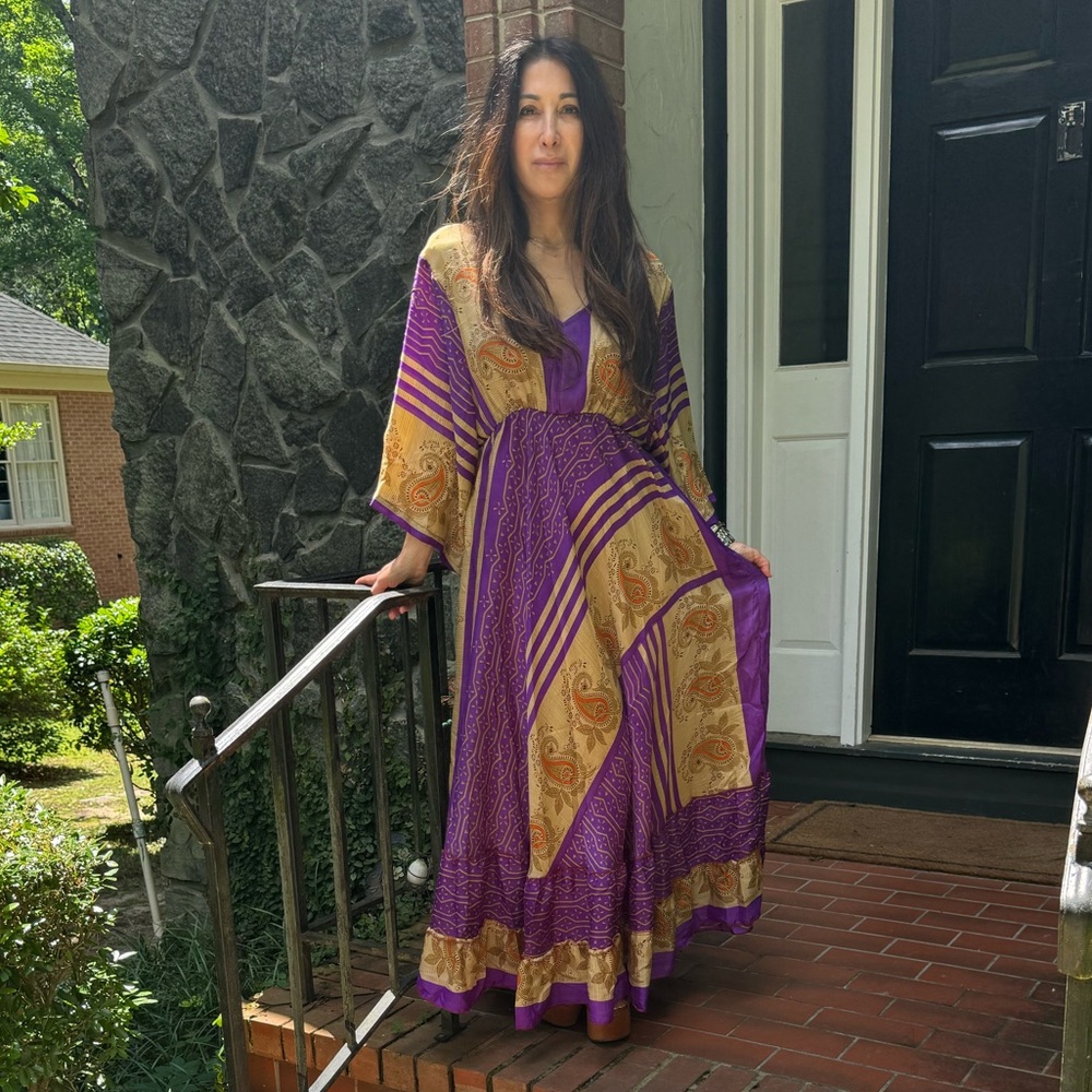 39 Beautiful Silk Blend One of a Kind Print Maxi Flowy Dress